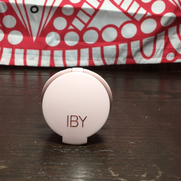 Radiant glow highlighter - Picture 2 of 2